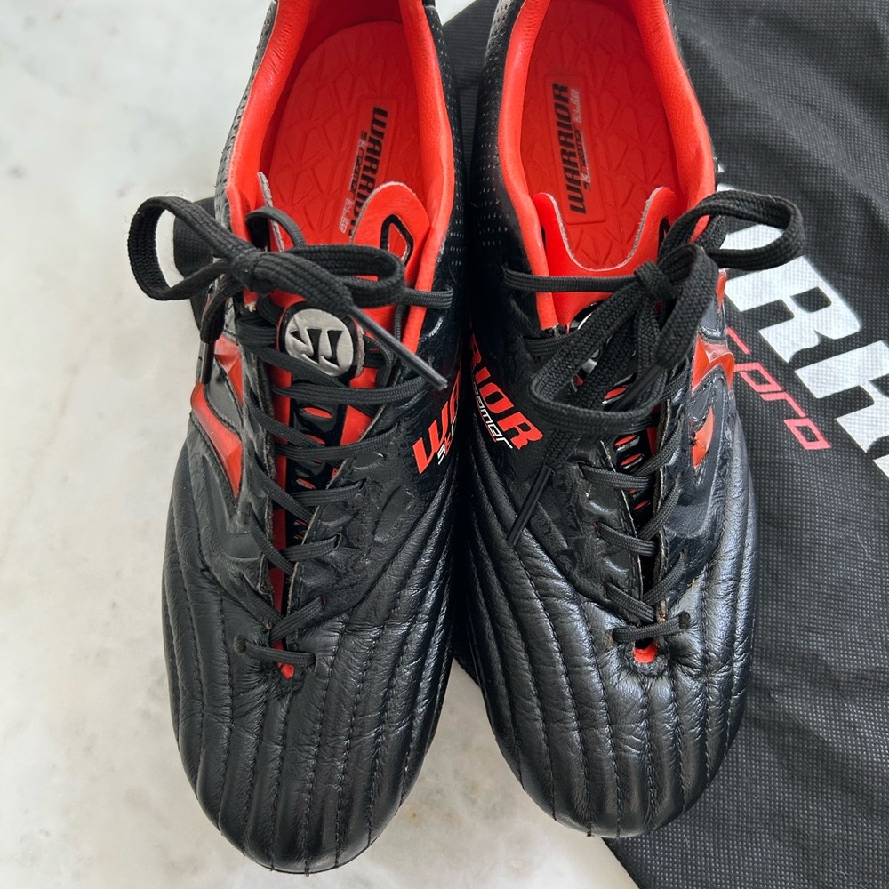 MENS WARRIOR BY NEW BALANCE SKREMER K-LITE LEATHER CLEATS         SIZE 6 1/2